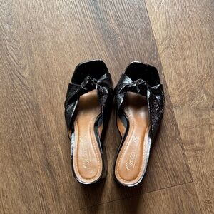 L'INTERVALLE Black Slip-On Heels